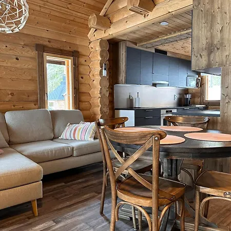 Riverside Hiekkaranta Villa *