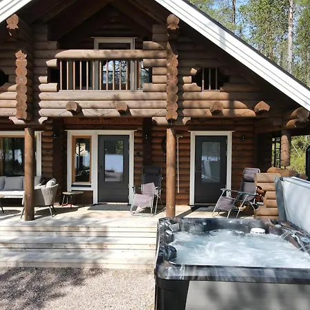 Riverside Hiekkaranta Villa *